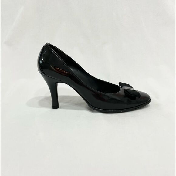Salvatore Ferragamo Black Patent Leather pumps - Picture 2 of 11